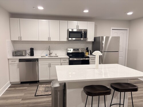 Cozy 2-bedroom basement apartment in White Plains with private entrance