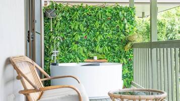 Comfort Cabin, Mountain View | Balcony