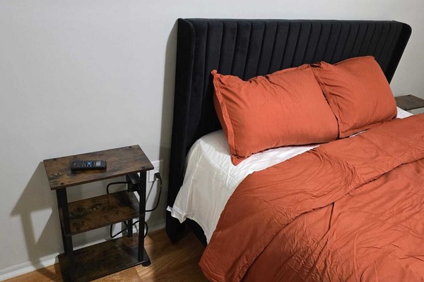 3 bedrooms, desk, iron/ironing board, free WiFi
