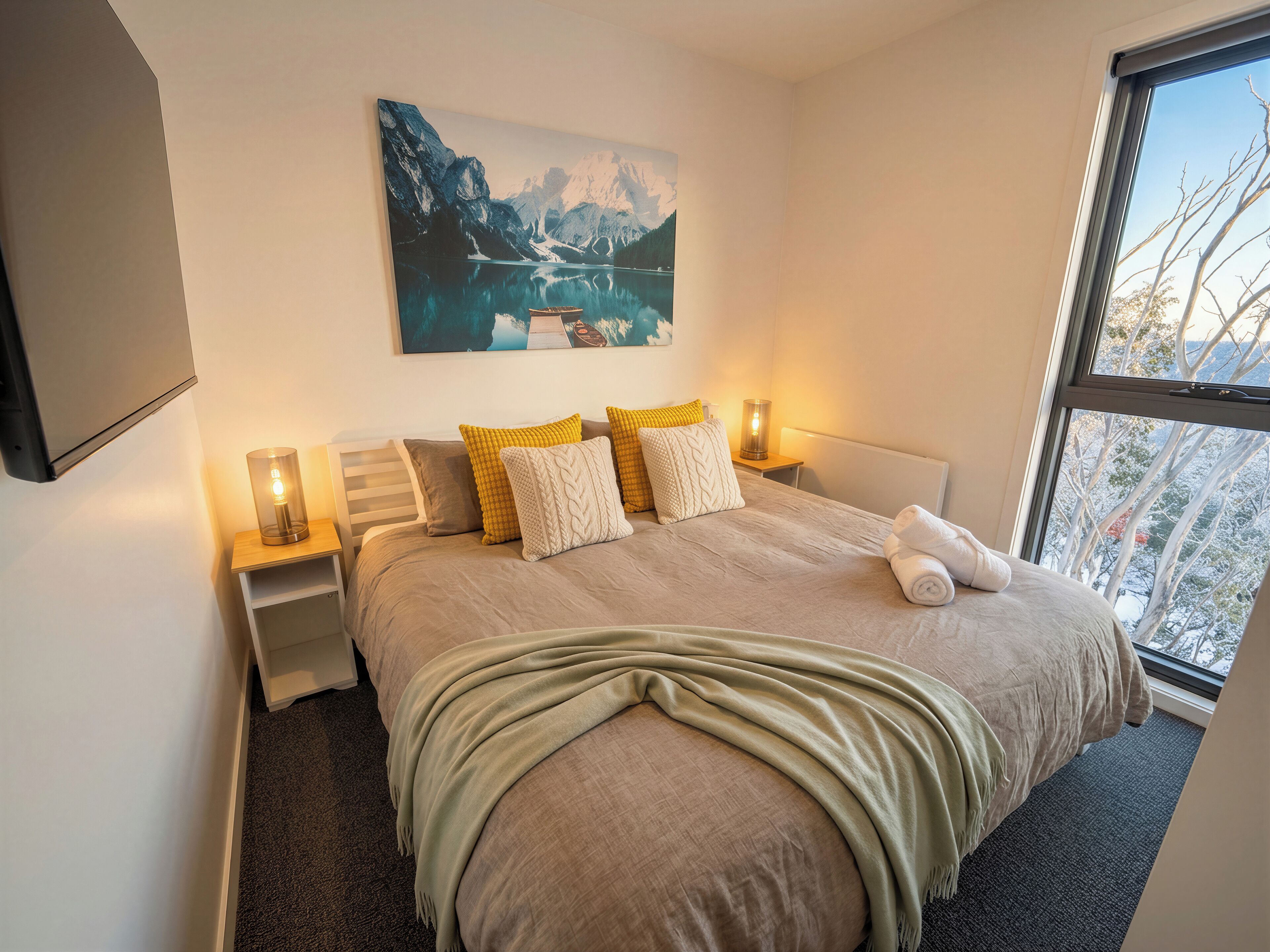 3 bedrooms, desk, iron/ironing board, free WiFi