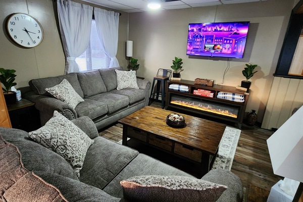 Smart-TV, peis og bøker