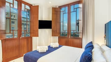 2 bedrooms, iron/ironing board, free WiFi, bed sheets