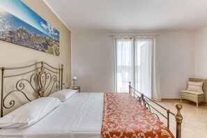 4 dormitorios, tabla de planchar con plancha, wifi gratis y ropa de cama