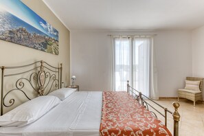 4 chambres, fer et planche à repasser, Wi-Fi gratuit, draps fournis