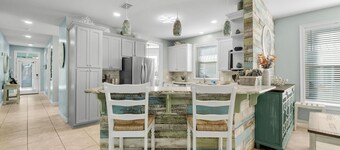 Lake Powell | Beach Retreat w/ Private Pool & Spa