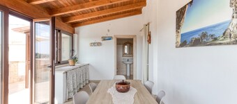 Villa 'L'attico' with Sea View, Private Terrace and Wi-Fi