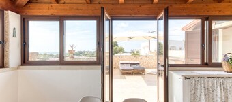 Villa 'L'attico' with Sea View, Private Terrace and Wi-Fi