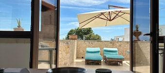 Villa 'L'attico' with Sea View, Private Terrace and Wi-Fi