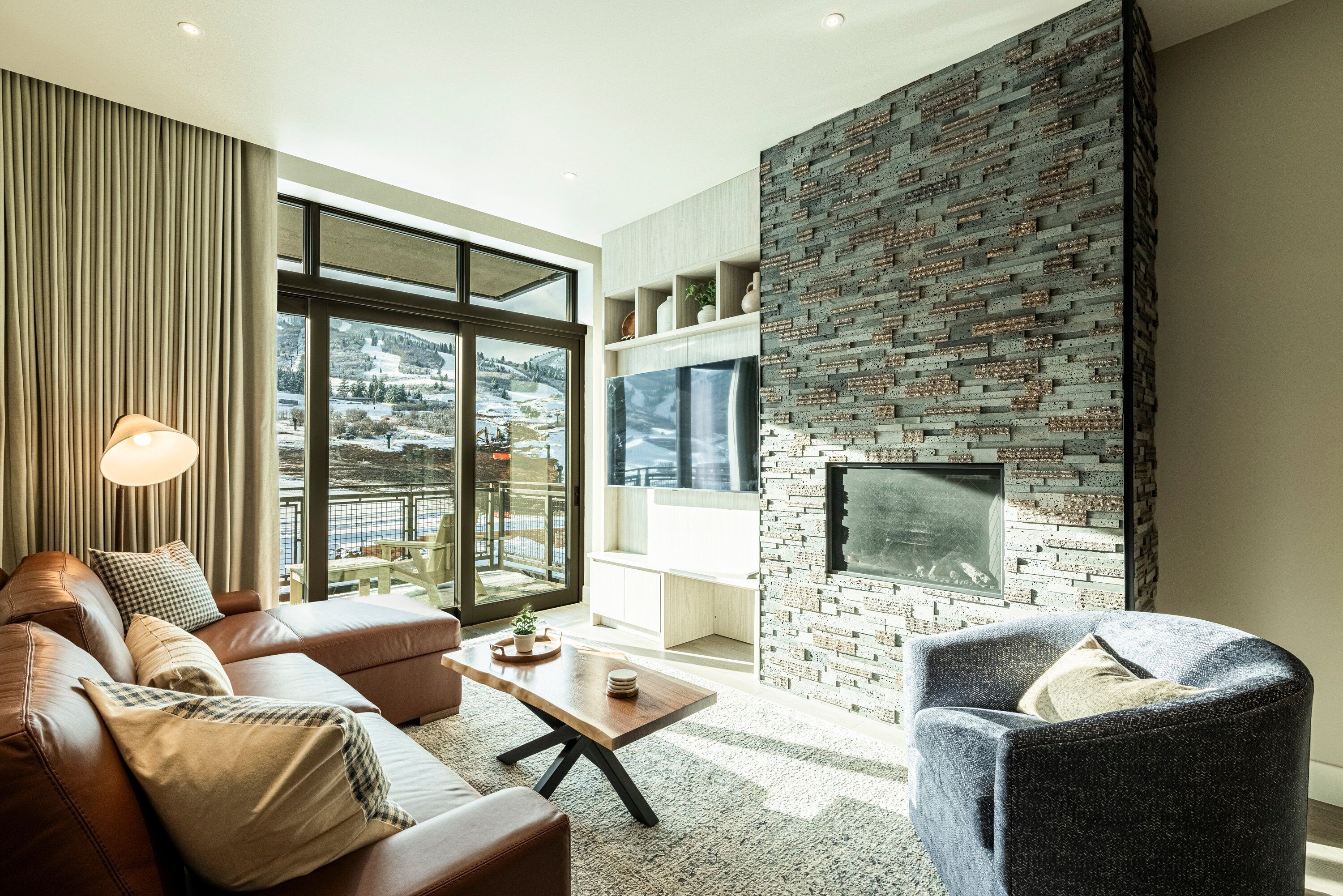 Smart TV, chimenea y videojuegos 