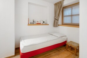 1 bedroom, free WiFi, bed sheets