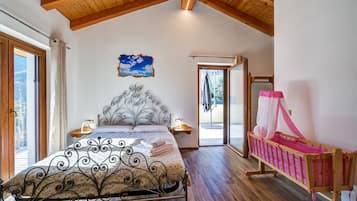 1 Schlafzimmer, BĂŒgeleisen/BĂŒgelbrett, kostenloses WLAN, BettwĂ€sche