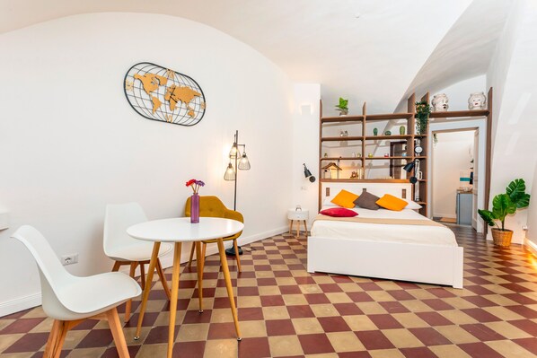 1 chambre, fer et planche Ă repasser, Wi-Fi gratuit, draps fournis
