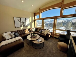 Smart TV, fireplace, video games, ping pong