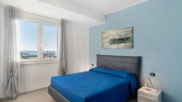 2 chambres, fer et planche Ă repasser, draps fournis