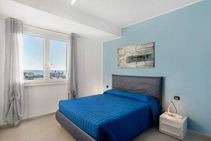 2 bedrooms, iron/ironing board, bed sheets