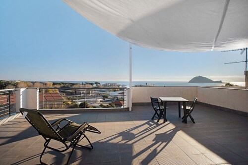 Appartement 'Iris' avec vue sur mer, terrasse privée et climatisation