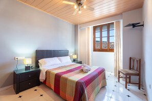 4 bedrooms, free WiFi, bed sheets