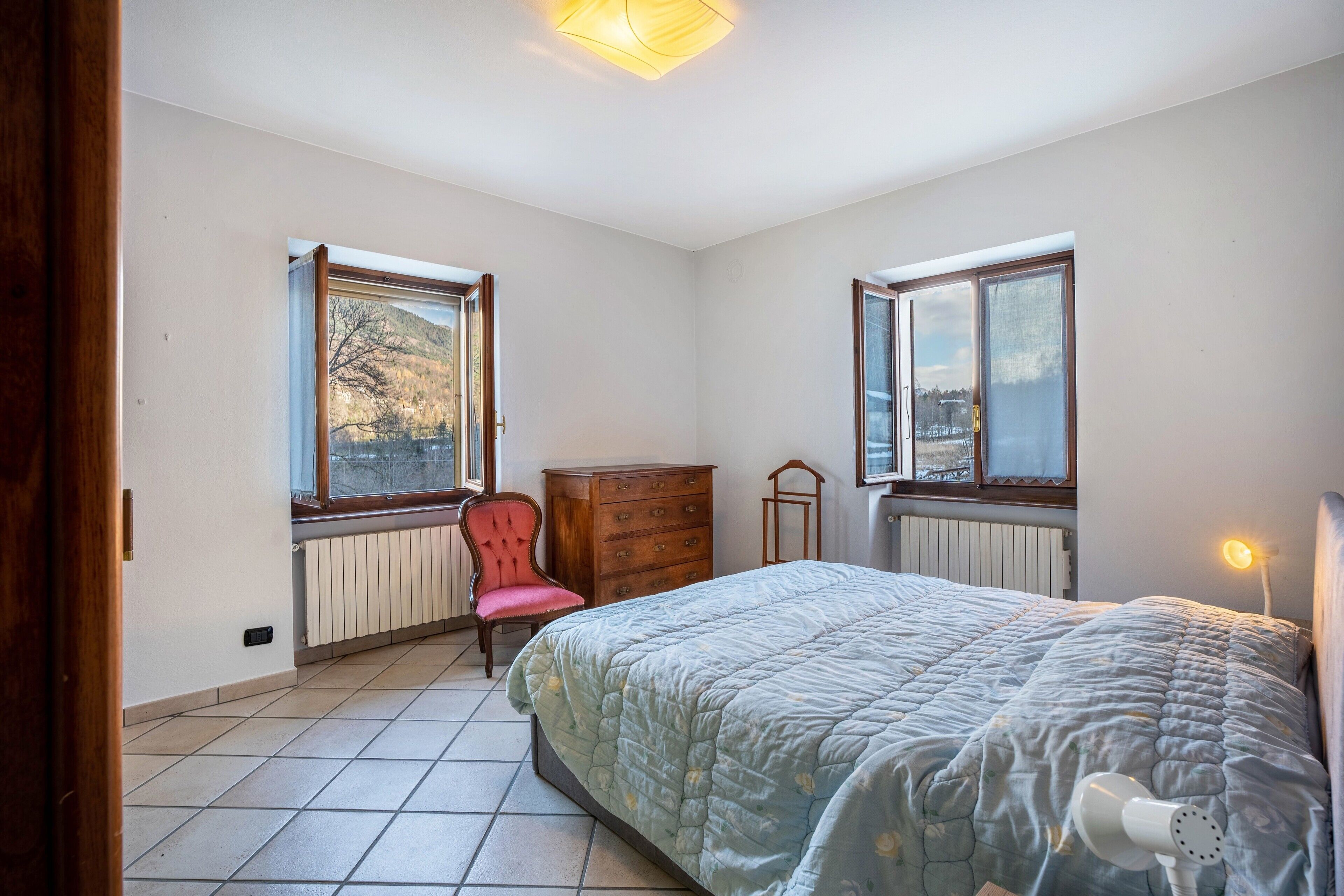 2 chambres, fer et planche à repasser, Wi-Fi gratuit, draps fournis