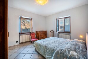 2 soverom, strykejern/-brett, wi-fi (inkludert) og sengetøy