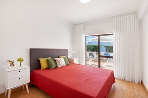 2 chambres, fer et planche Ă repasser, Wi-Fi gratuit, draps fournis