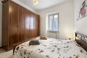 2 bedrooms, iron/ironing board, free WiFi, bed sheets - Apartment 'Casa Vacanza Nel Cuore Di Loano' with Balcony, Wi-Fi and Air Conditioning (Loano)