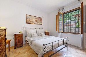 2 soverom, strykejern/-brett, wi-fi (inkludert) og sengetøy