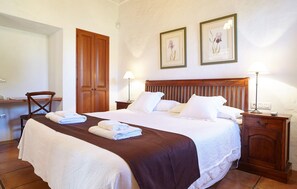 6 soverom, safe på rommet, strykejern/-brett og wi-fi (inkludert)