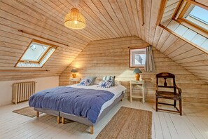 4 bedrooms, iron/ironing board, free WiFi, bed sheets - Seaside House for 8 – GR34 on Foot – Portsall / Ty Abéric (Ploudalmézeau)