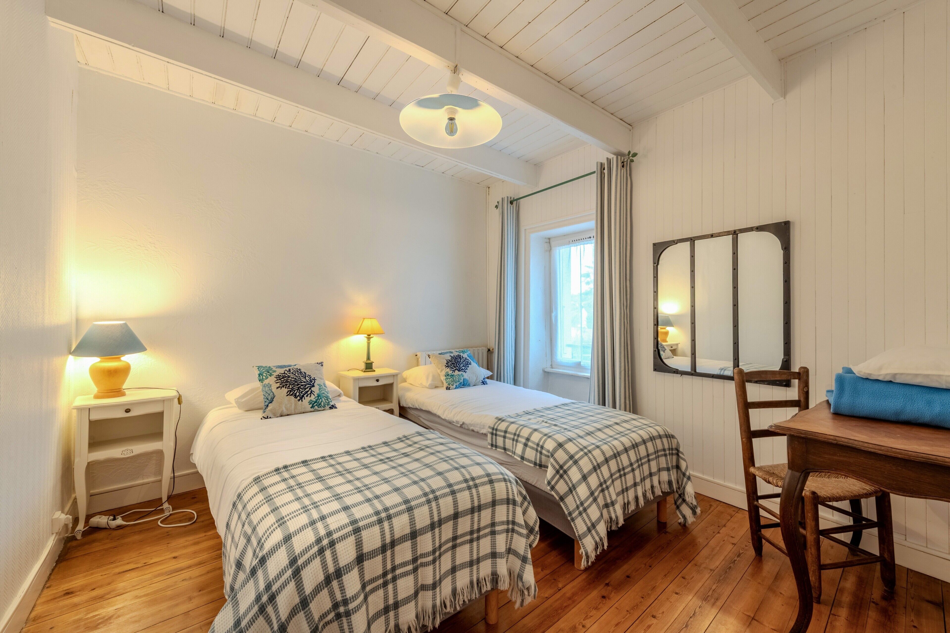 4 chambres, fer et planche à repasser, Wi-Fi gratuit, draps fournis