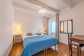 4 soverom, strykejern/-brett, wi-fi (inkludert) og sengetøy