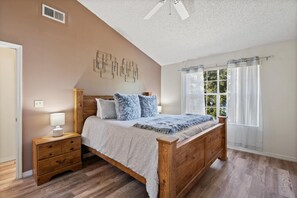 3 bedrooms, iron/ironing board, free WiFi, bed sheets - Villas at Somerset 3 Bedroom Condo Amenity Access (Kissimmee)