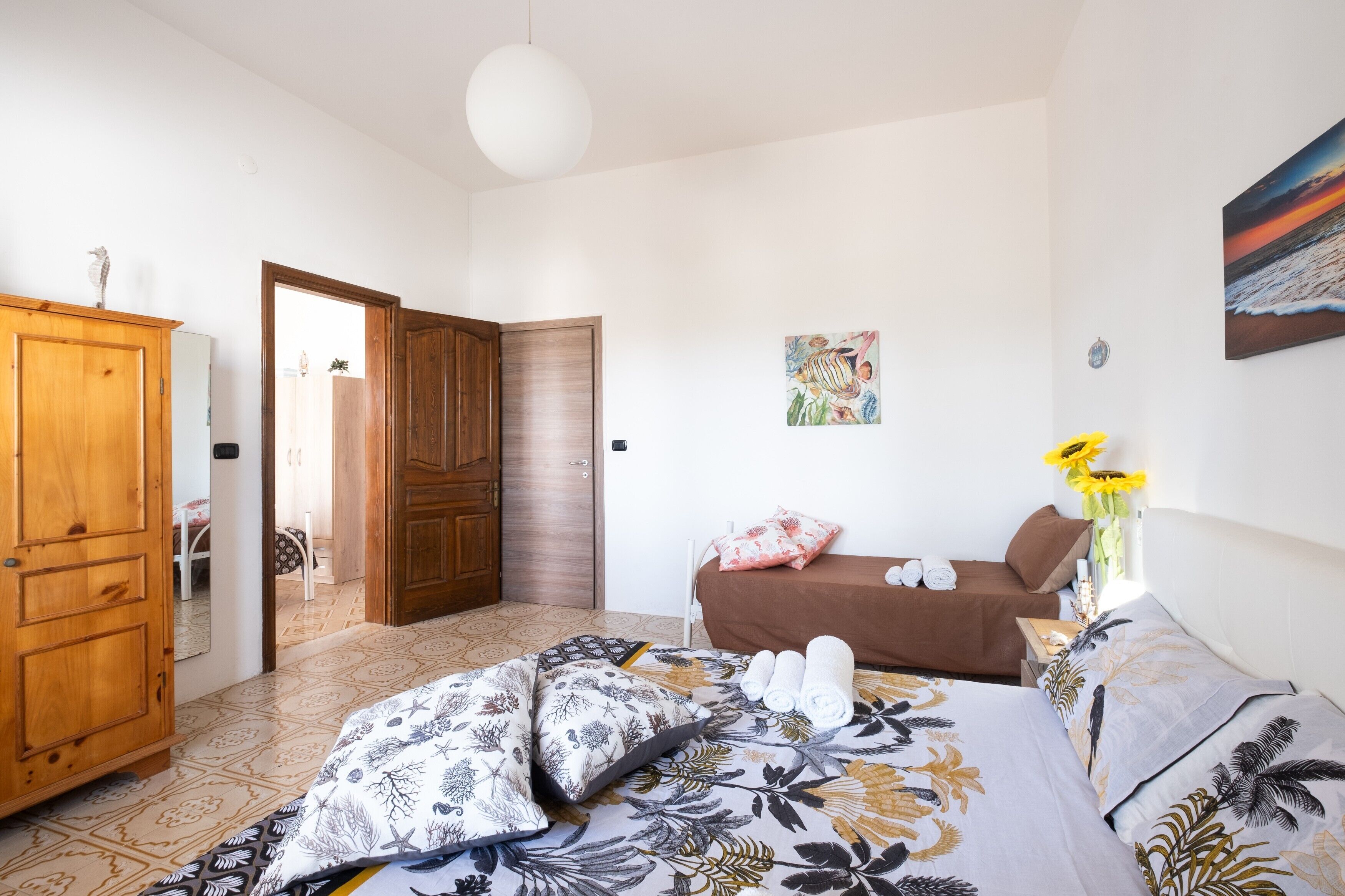 2 bedrooms, iron/ironing board, free WiFi, bed sheets