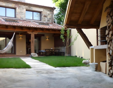 Outdoor dining. Country House 'Fuentebuena' with Mountain View, Private Terrace and Wi-Fi