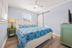 5 bedrooms, iron/ironing board, free WiFi, bed sheets - White Horses: Private Pool, Hot Tub, Dog-friendly, 675 Ft to Beach (Corolla)