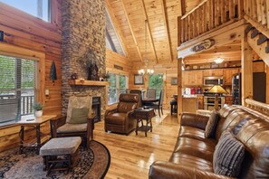 Smart-TV, Kamin, Tischfußball