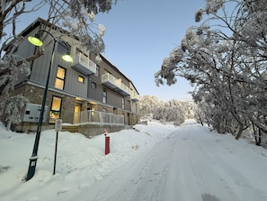 Exterior - Mt Buller 3BR Family Chalet-Spacious+ Cozy Touches (Mount Buller)