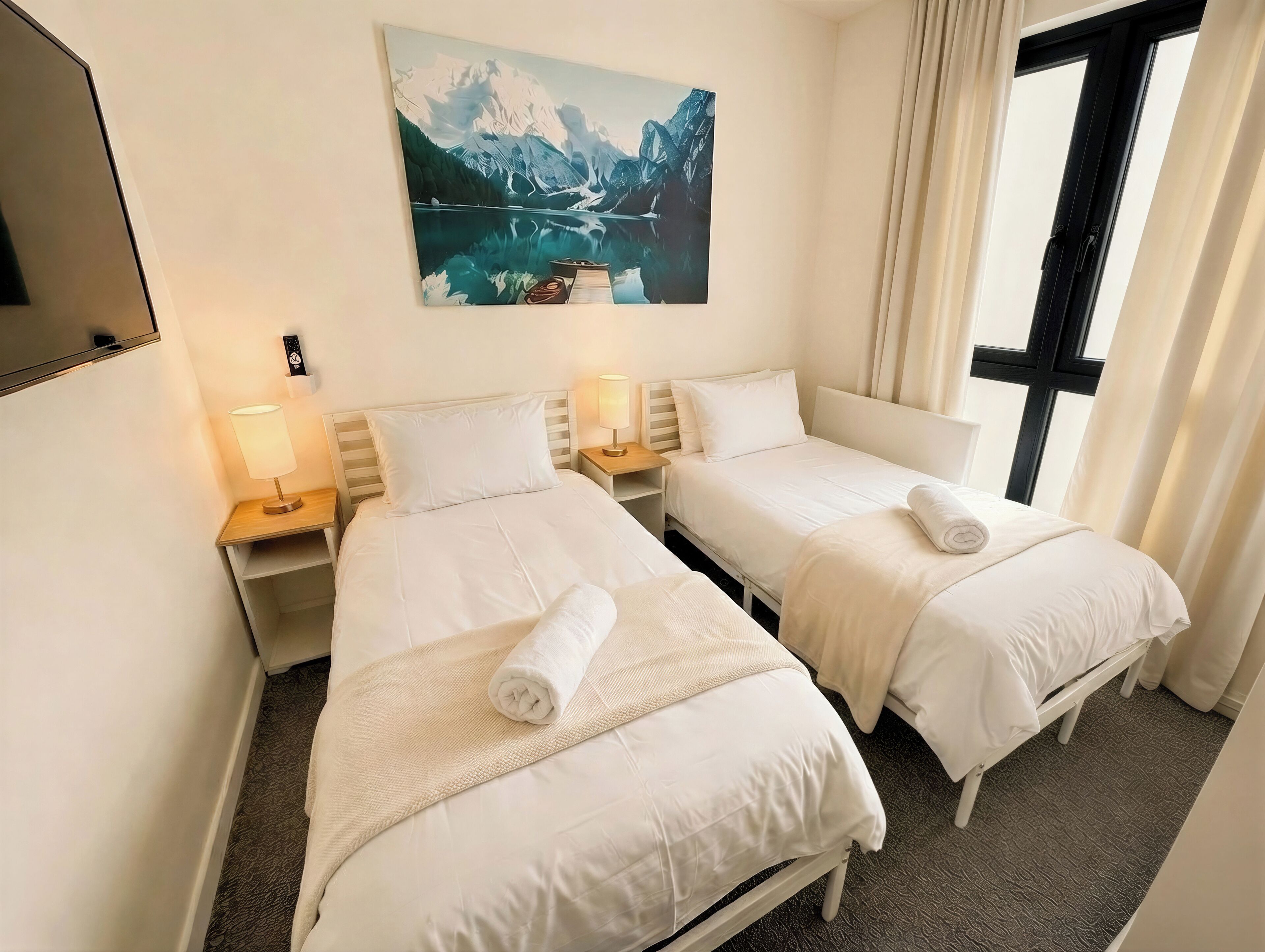 3 bedrooms, desk, iron/ironing board, free WiFi