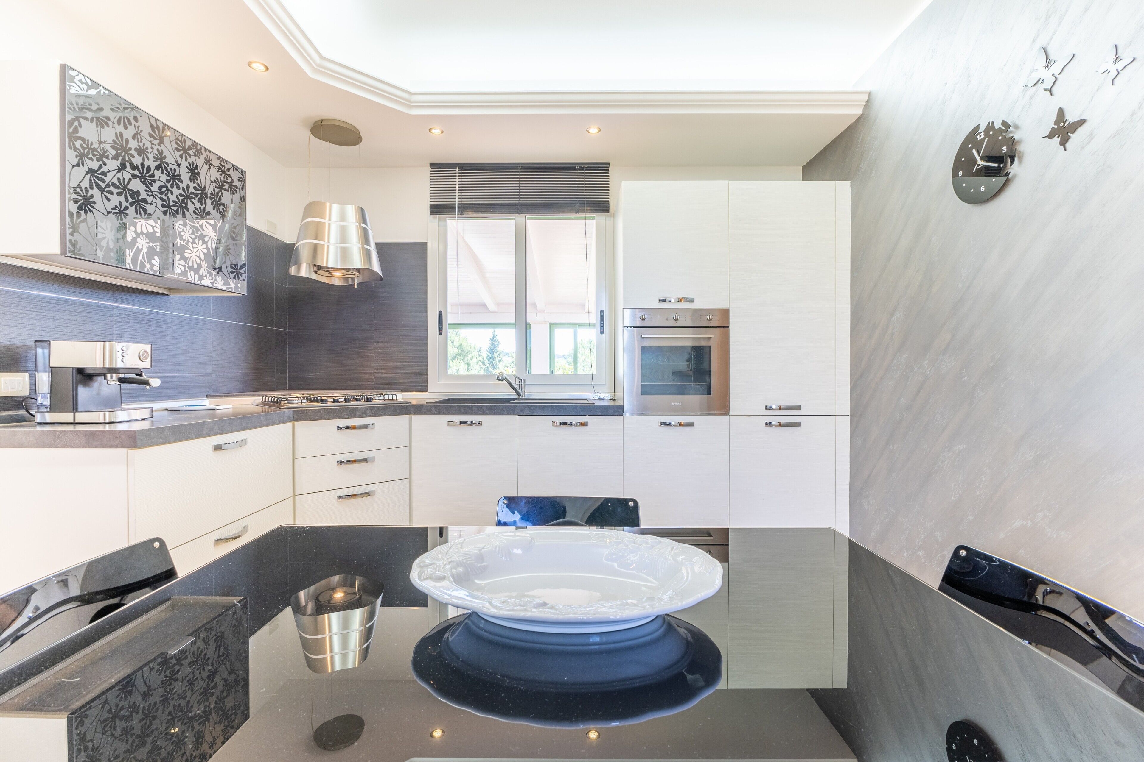 Kühlschrank, Ofen, Herdplatte, Geschirrspüler