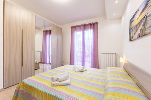 3 chambres, fer et planche à repasser, Wi-Fi gratuit, draps fournis