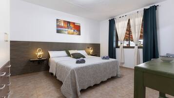 2 chambres, fer et planche Ă repasser, Wi-Fi gratuit, draps fournis