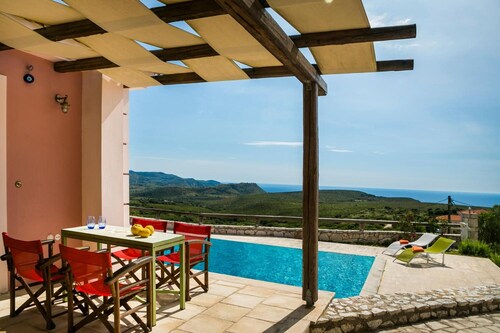 Villa 'Country Atheras' mit Meerblick, Wi-Fi und Klimaanlage