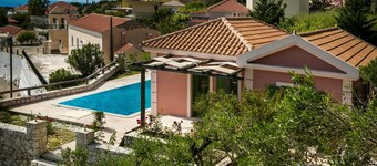 Villa 'Country  Atheras' with Sea View, Wi-Fi and Air Conditioning