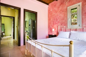 2 chambres, fer et planche à repasser, accès au Wi-Fi (inclus)