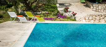 Villa 'Country  Atheras' with Sea View, Wi-Fi and Air Conditioning