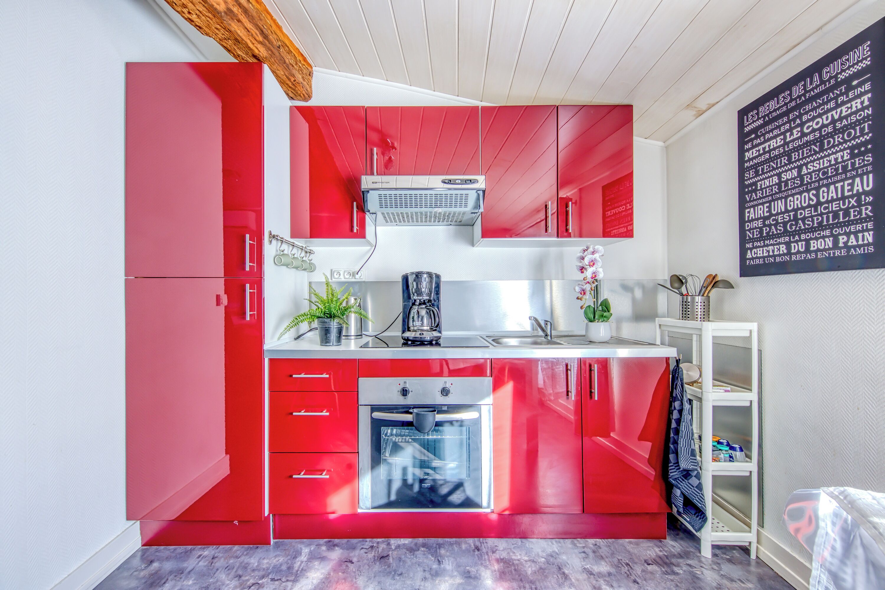 Kühlschrank, Mikrowelle, Ofen, Herdplatte