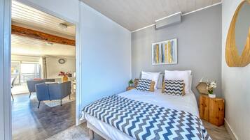 1 bedroom, iron/ironing board, free WiFi, bed sheets