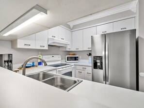 Fridge, microwave, oven, stovetop - Walk To The Beach * Ground Floor * Snowbirds Welcome! (Miramar Beach)