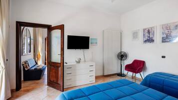 1 dormitorio, tabla de planchar con plancha, wifi gratis y ropa de cama