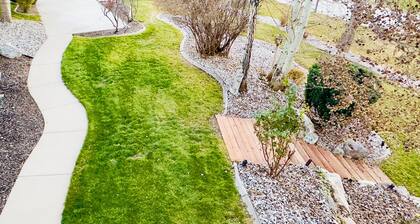 Charming spacious 2-bed 2-bath guest suite in family friendly South Jordan
