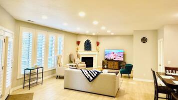 Smart TV, fireplace, stereo